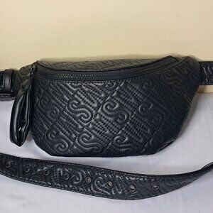Steve Madden Quilted Convertible Crossbody Fannypack. BNWT